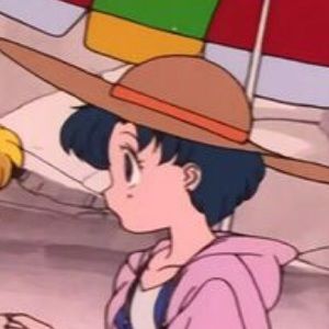 Meet your Posher, Nadia